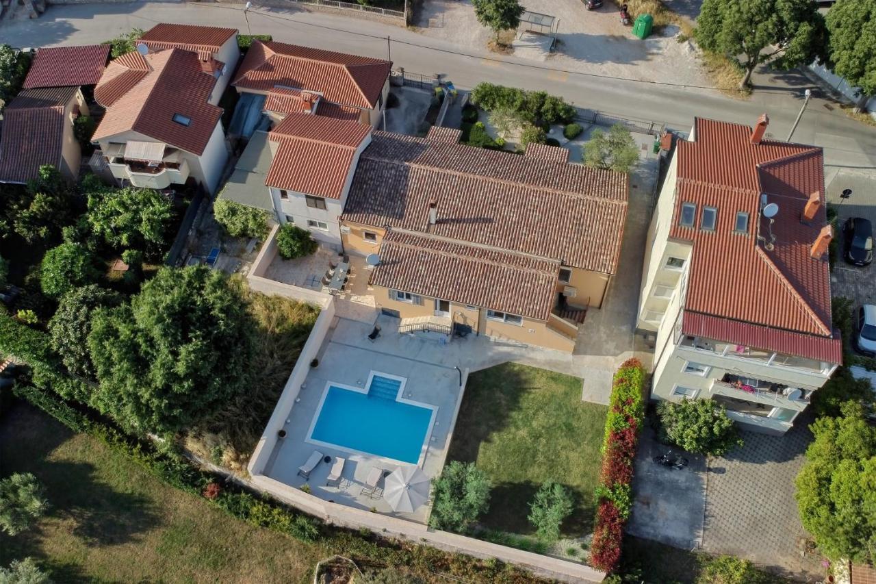 הוילה PUY House Dragan 1980 מראה חיצוני תמונה